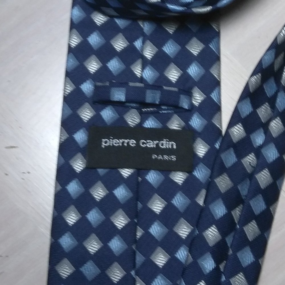 "Pierre Cardin" Diamond Design Tie - Picture 7 of 10